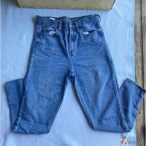 SOLD AE skinny Jeans